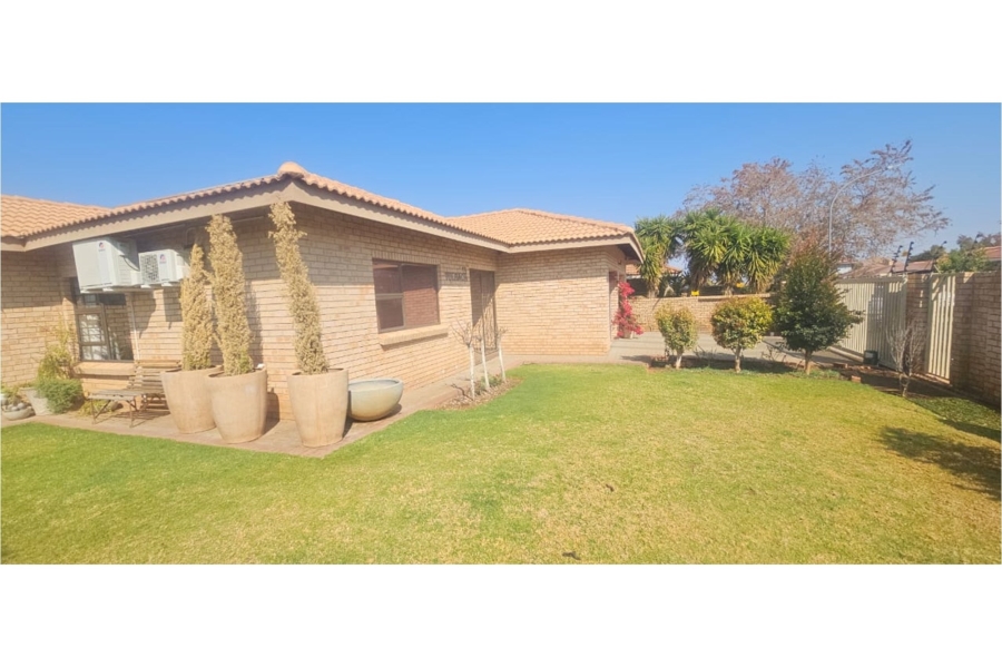 3 Bedroom Property for Sale in Hillcrest Northern Cape